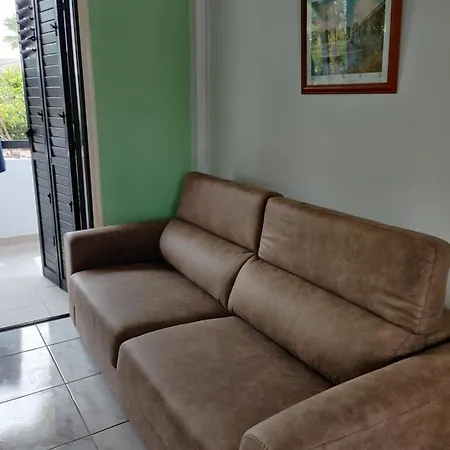 Lovely 1-bed Palm Garden House In Perivolialarnaka Larnaca